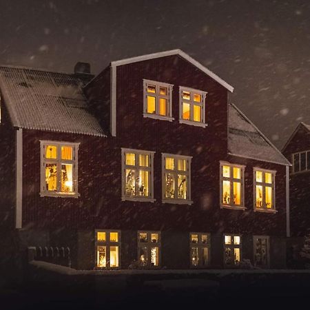 Heima I Stovu Hotel Hvalba Екстериор снимка