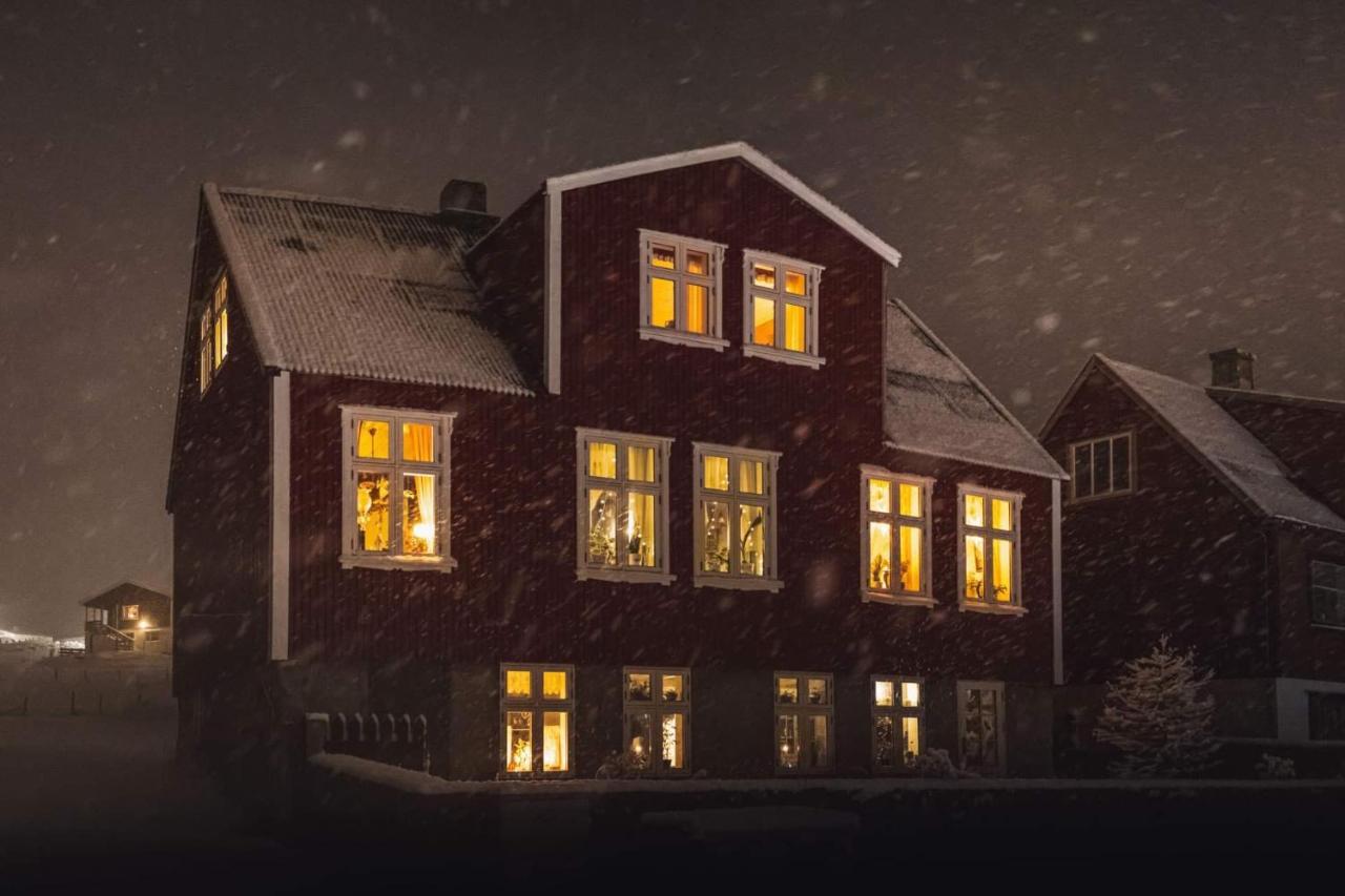 Heima I Stovu Hotel Hvalba Екстериор снимка