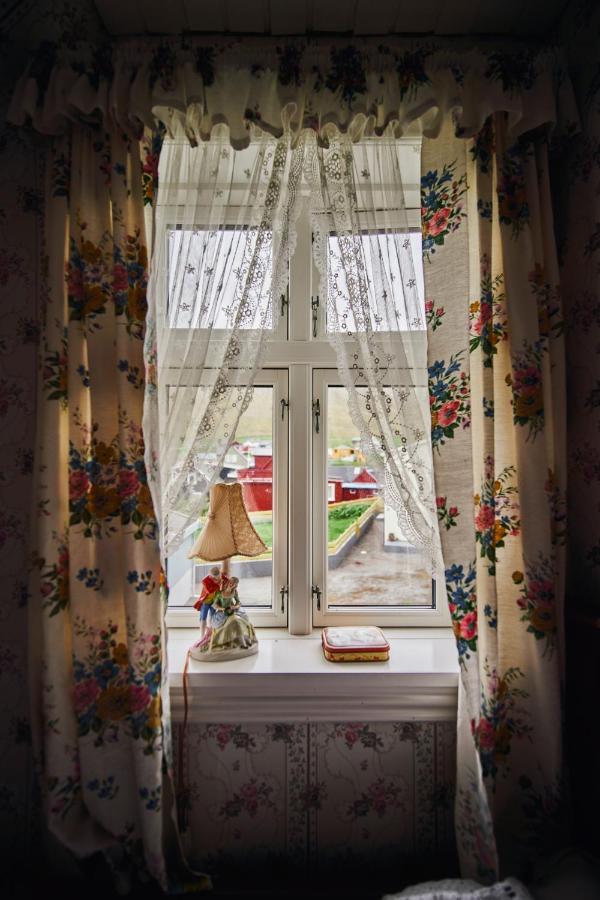 Heima I Stovu Hotel Hvalba Екстериор снимка